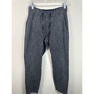 Lululemon On the Fly Pants In Feathered Jacquard Size 6 EUC Black and White